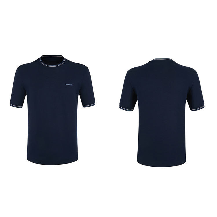 T-Shirt aus Baumwolle mit individuellem Muster und Farben