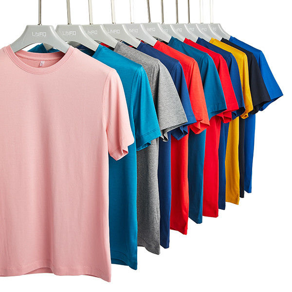 Kurzärmeliges, faltenfeste T-Shirt für Männer mit schnell trocknen und modischem Baumwollstil