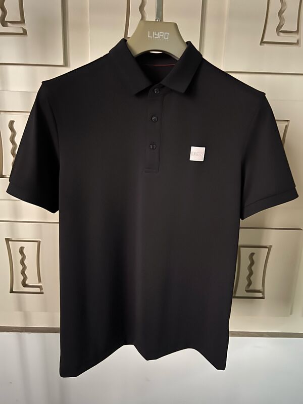 Klassisches Herren-Polo-Shirt. Kurzärmelig, Premium-Qualität für alltägliches Tragen.